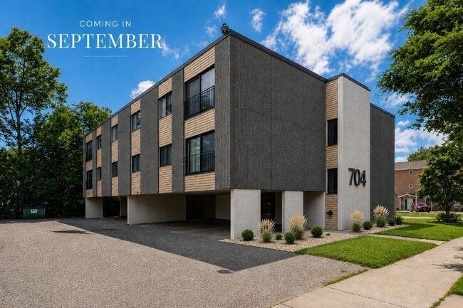 Building Photo - 704 E Center St