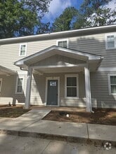 Building Photo - 517 Deerwood St