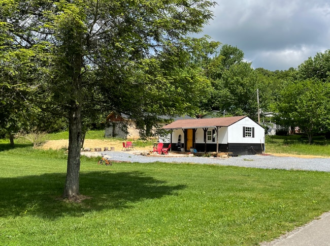 Building Photo - 317 Bulldog Miller Rd