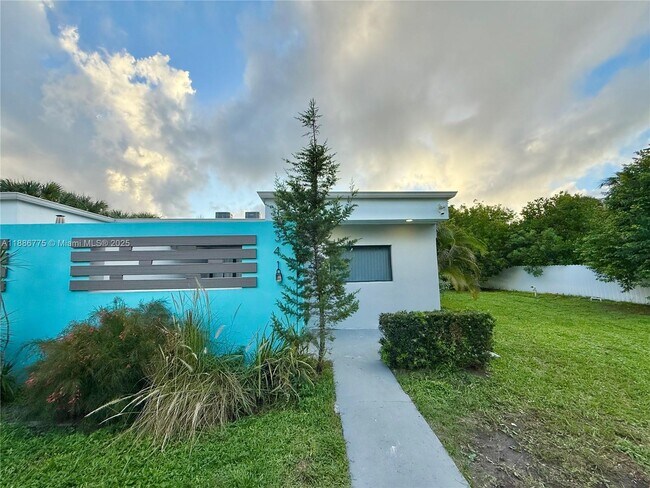 Foto del edificio - 341 23rd Way S