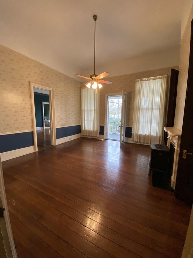 Building Photo - 321 W Barbour St