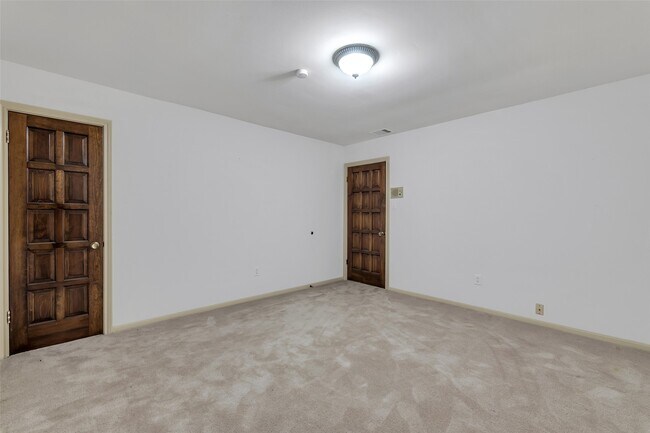 Foto del edificio - 3810 Glenheather Dr