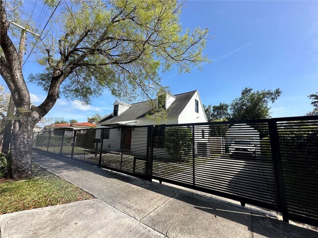 Building Photo - 742 NW 50th St