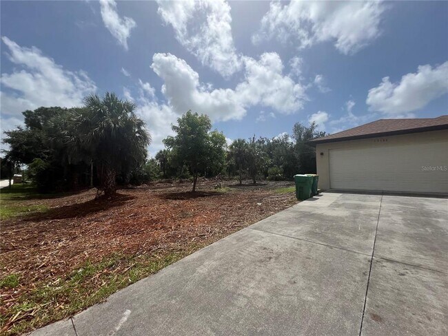 Building Photo - 17183 Waldrun Ave