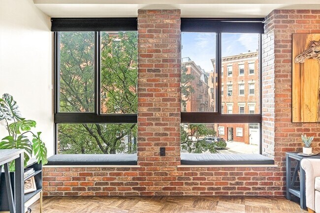 Foto del edificio - 357 Commercial St