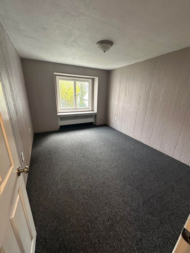 Foto del edificio - 3 bed, 1 bath apartment in lansfod