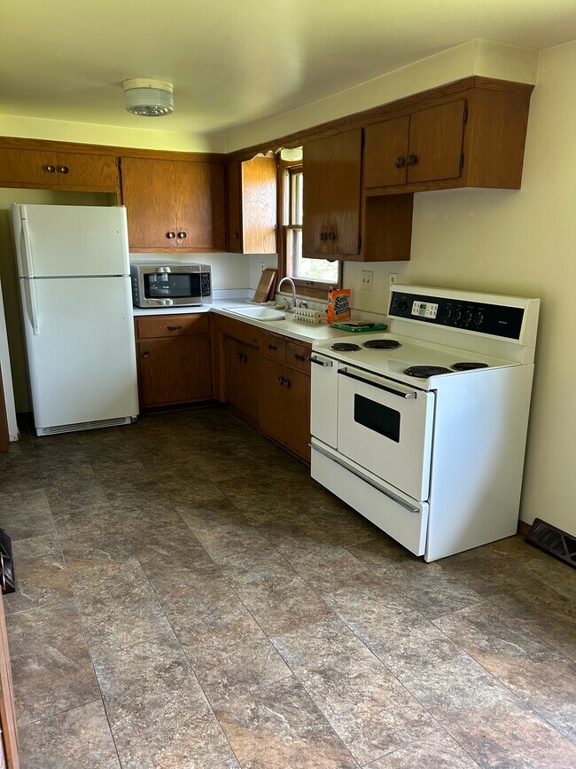 Cocina con comedor - 3729 Regency Dr