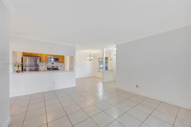 Building Photo - 10630 SW 157th Ct