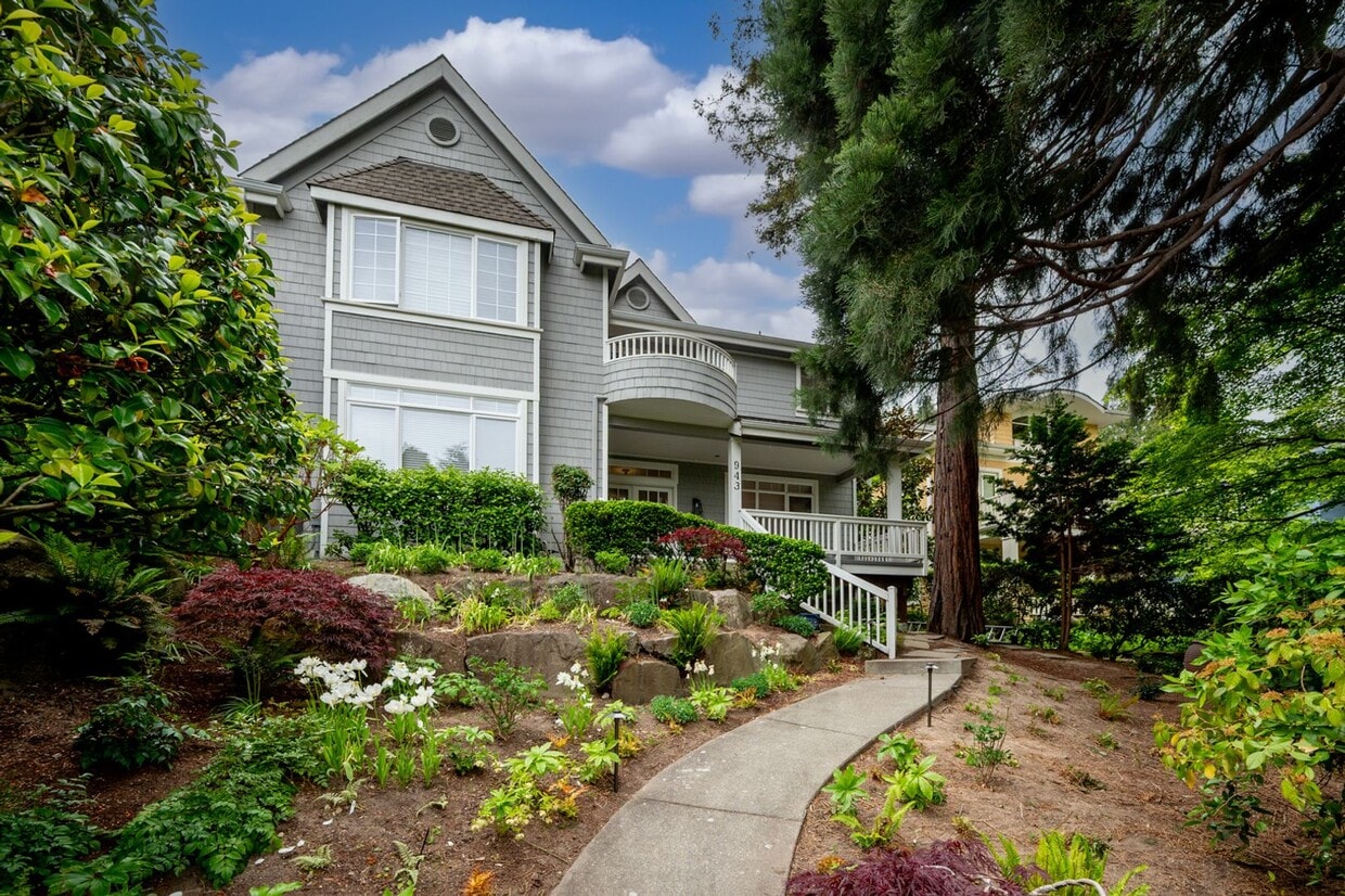 Primary Photo - Stunning 4 Bedroom/2.5 Bath Home in Sought...