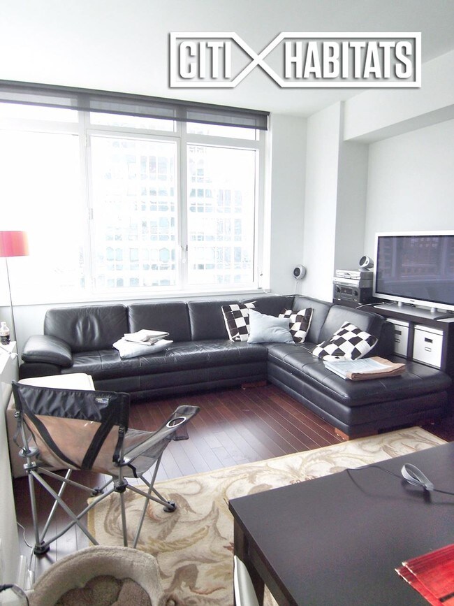 Building Photo - 100 Riverside Blvd