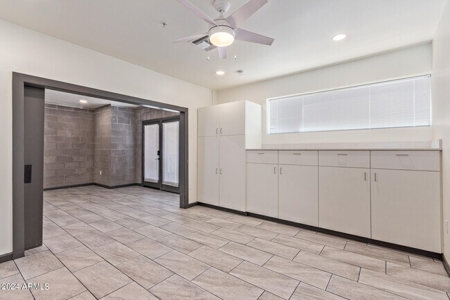 Foto del edificio - 129 N 11th Ave