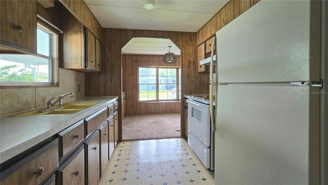 Building Photo - 7393 Fairlane Ave