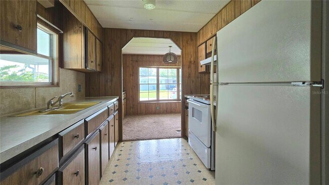 Foto del edificio - 7393 Fairlane Ave
