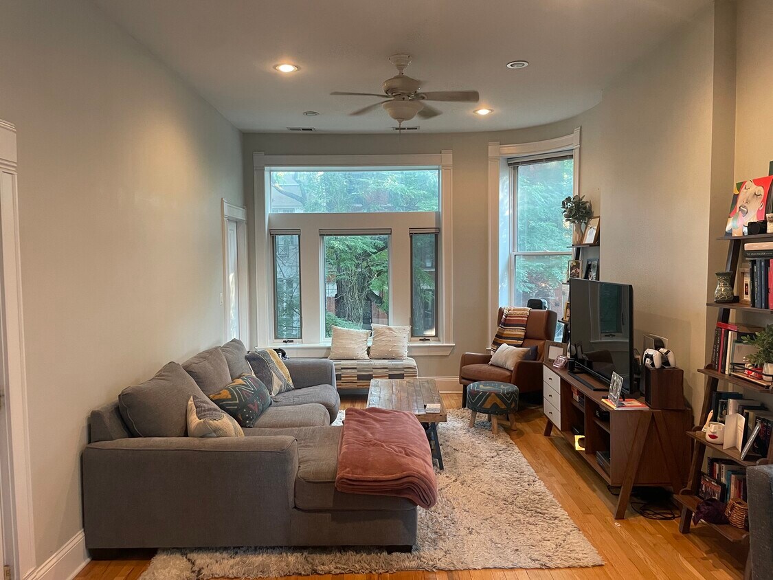 Primary Photo - 2141 W Potomac Ave