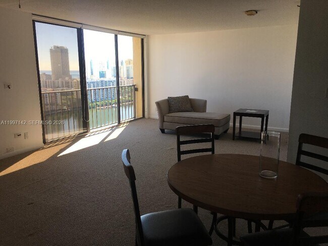 Foto del edificio - 290 174th St St