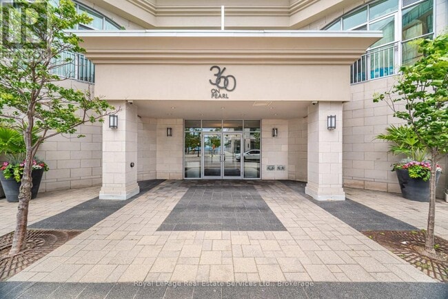 Photo du bâtiment - 360 Pearl St