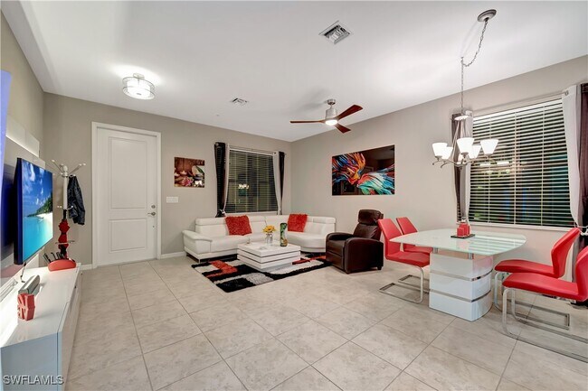 Foto del edificio - 1443 Santiago Cir