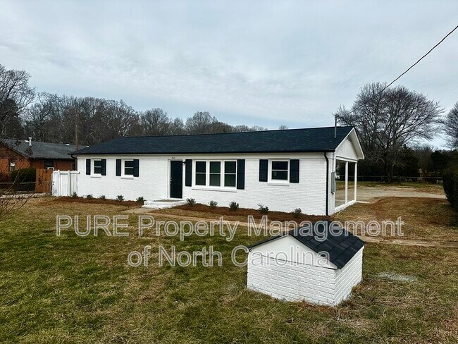Foto del edificio - 3805 Western Union School Rd