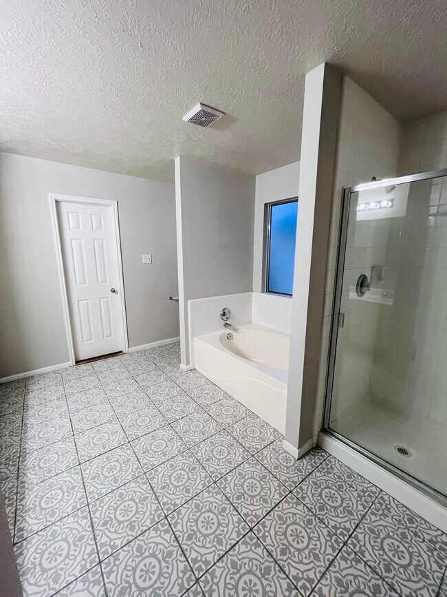 Building Photo - 23134 N Waterlake Dr