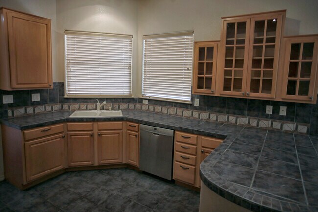 Foto del edificio - 6223 Goldfield Pl NE