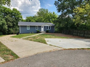 Building Photo - 102 Evergreen Ct