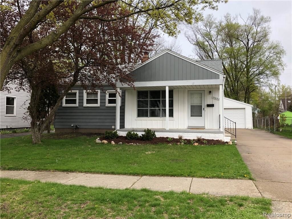 Primary Photo - 23080 Ithaca St