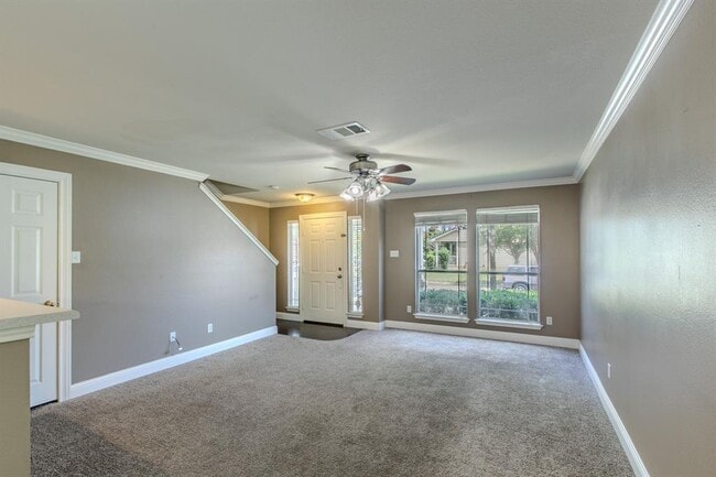 Building Photo - 824 Palo Duro Dr