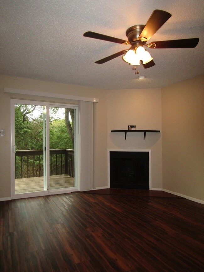 Building Photo - 812 Ramble Ln