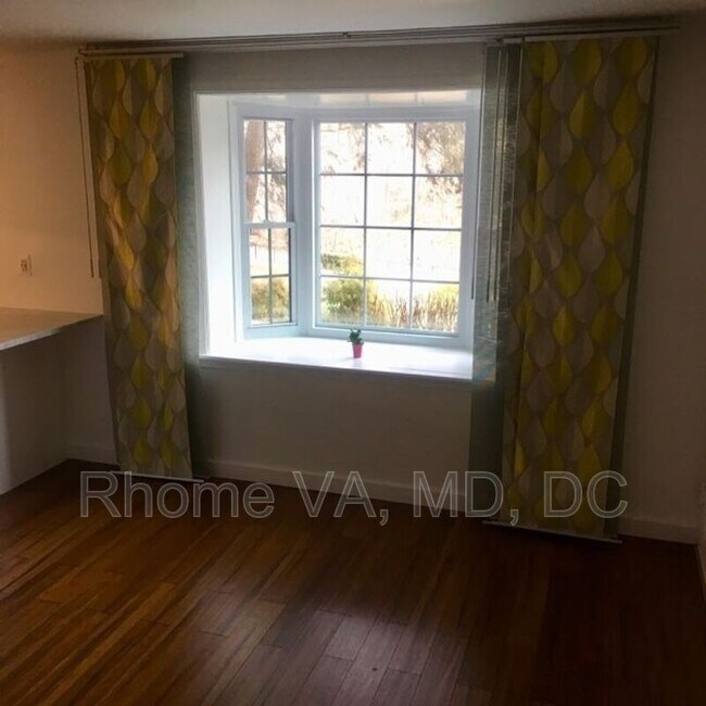Foto del edificio - 822 S Arlington Mill Dr