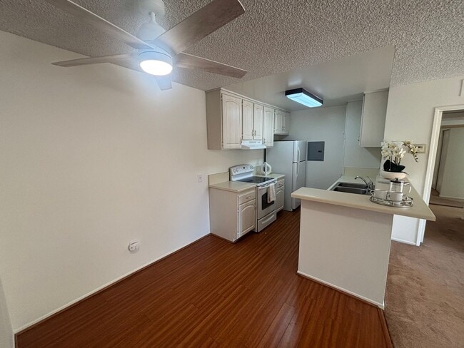 Foto del edificio - 2 Bedroom Condo for Rent in Newhall!