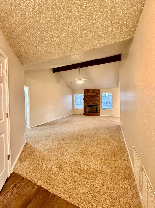 Foto del edificio - 10802 E 101st St N