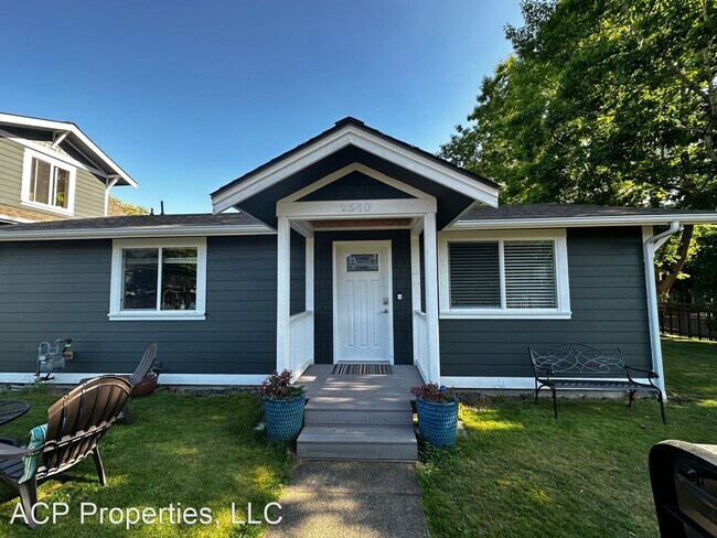 Building Photo - 3 br, 1.5 bath House - 2640 James St