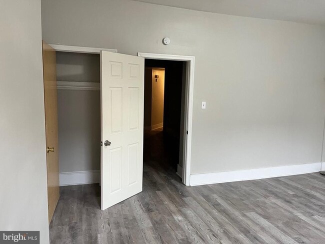 Building Photo - 706 Chain St