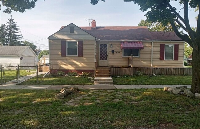 Building Photo - 2 Bedroom Home - North Toledo