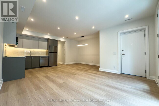 Photo du bâtiment - 14 Stevenson St N