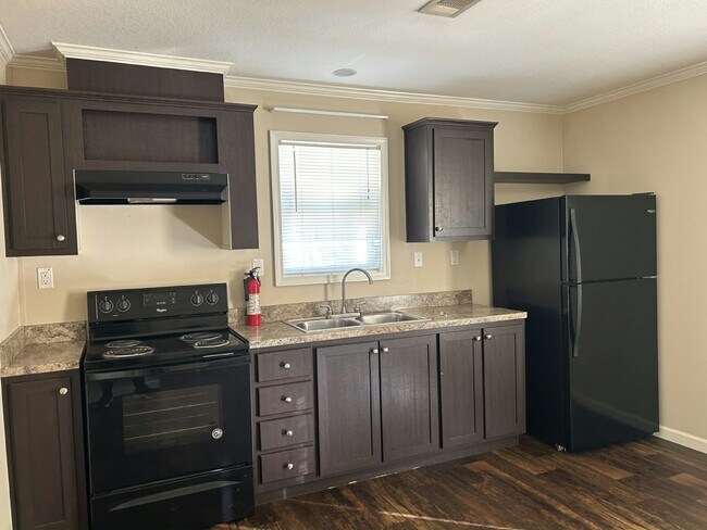 Foto del edificio - 6941 MacDonald Ct