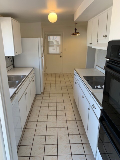 Foto del edificio - 8131 E 8th St
