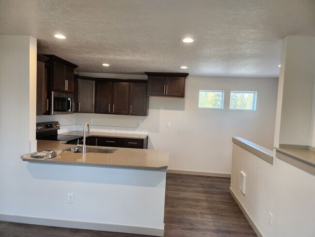 Foto del edificio - 16474 Carter Court, La Pine OR 97739 - Mai...