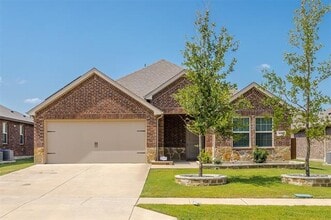 Building Photo - 406 Saddle Club Way
