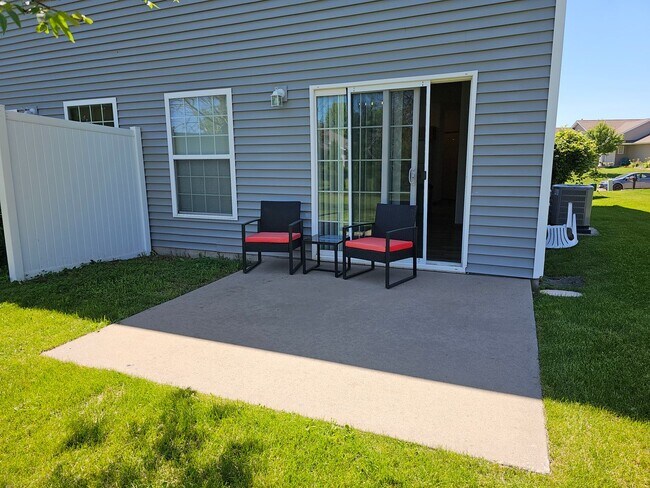 Foto del edificio - 50 Thistle Ct