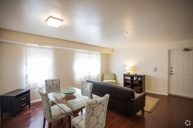 Interior Photo - Woodland Springs