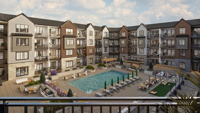 Encore at Bishop Heights - Exterior Courtyard - Encore at Bishop Heights