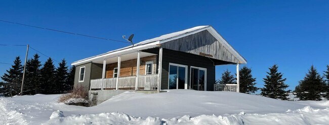 Building Photo - 380 New Canada Rd