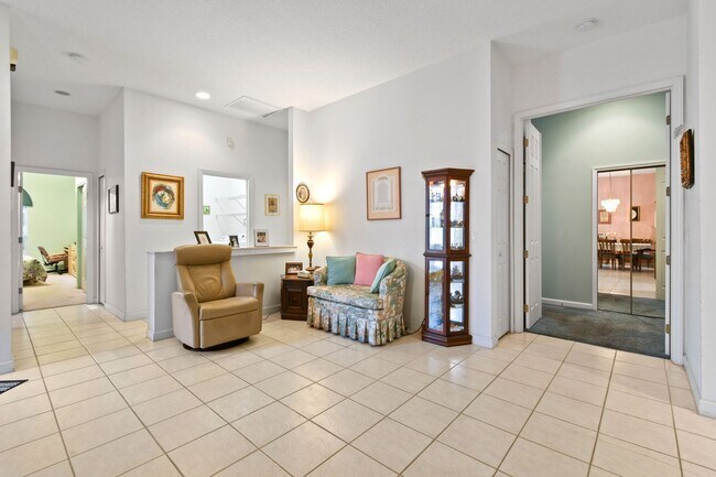 Building Photo - 3 BR 2BA CBS home in the gated community o...