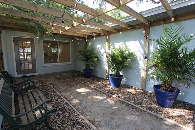 Building Photo - 6987 Duncansby Ave N