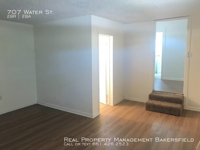 Building Photo - 707 Water St - MOVE IN SPECIAL!