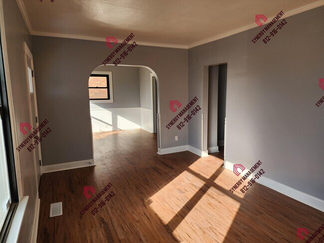 Foto del edificio - 915 N Harlan Ave