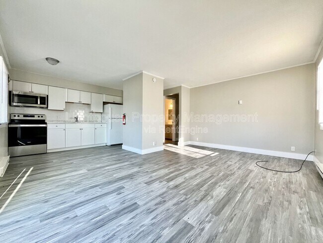 Foto del edificio - 1545 Carmil Dr