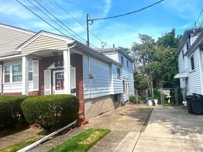 Building Photo - 140-05 157th St
