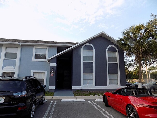 Foto del edificio - 4124 Pershing Pointe Place Unit 6